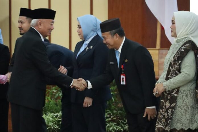 Gubernur Kalsel H. Muhidin Resmi Melantik Sekdaprov