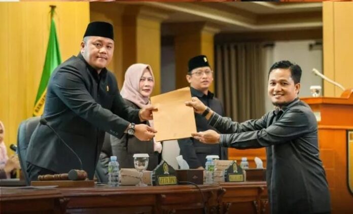 rapat paripurna raperda pertanggung jawaban apbd ta 2024