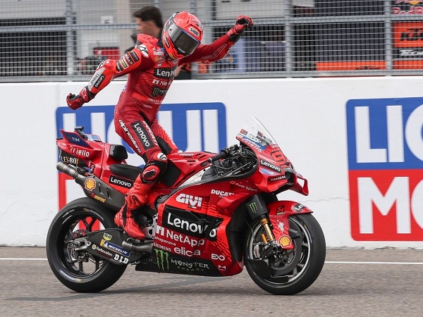indonesia-mendunia-marc-marquez-selebrasi-pacu-jalur-di-sachsenring Marc Marquez Selebrasi Pacu Jalur di Sachsenring