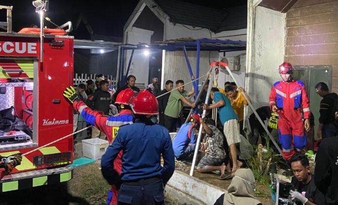 terjebak di dasar sumur