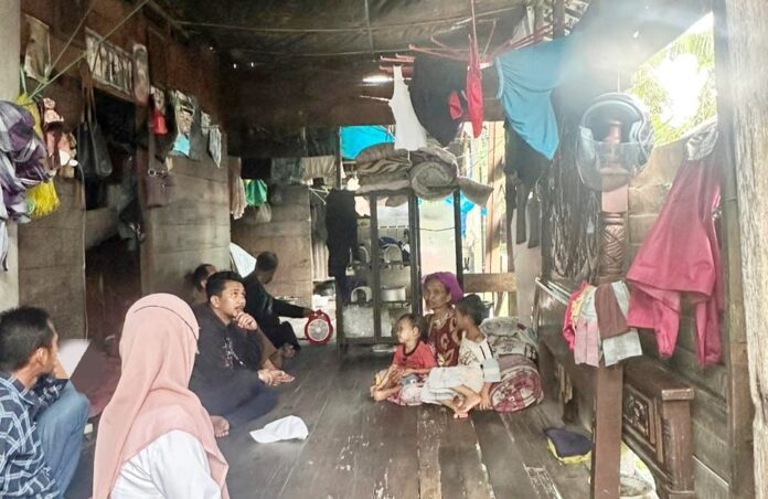 Martinah dan cucunya