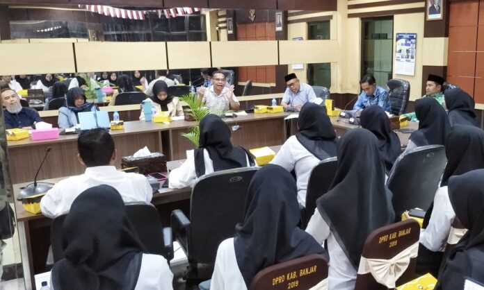 Protes, Forum PPG Mengadu ke DPRD Kabupaten Banjar
