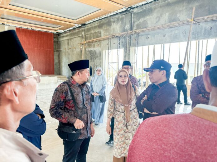 Staf Khusus Menteri Agama Bidang Kebijakan Publik, Hubungan Masyarakat dan Pengembangan Sumber Daya Manusia, Ismail Cawidu meninjau persiapan MQK Internasional persiapan MQK Internasional
