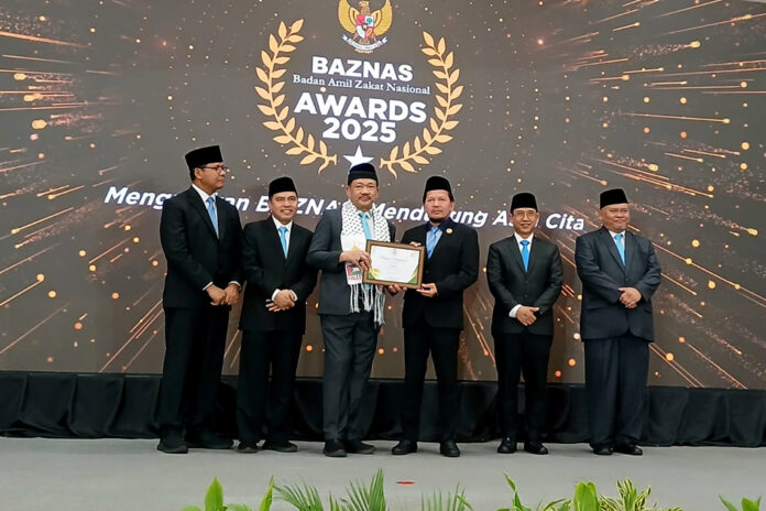 terima Baznas Award 2025 Baznas Award 2025