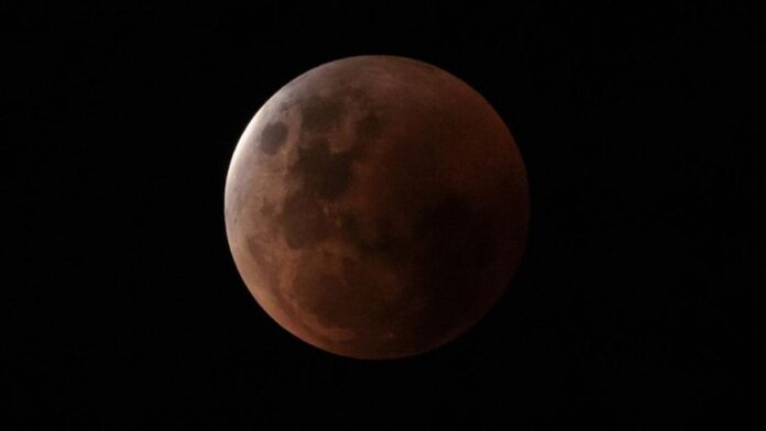 gerhana-bulan-terlihat-di-sydney-pada-08-november-2022-di-sydney-australia-1_169 Fenomena Gerhana Bulan Total 2025 Bisa Disaksikan di Aceh dan Seluruh Indonesia
