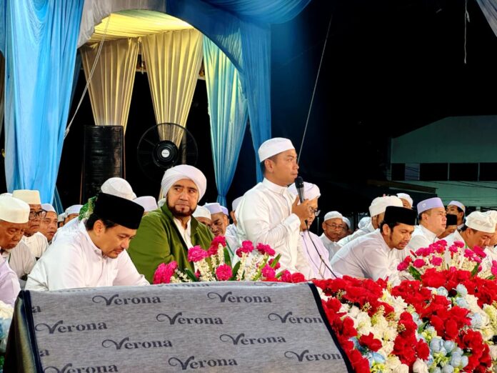 Banjarmasin Bershalawat Bersama Habib Syech