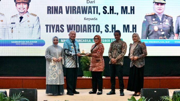 IMG-20251028-WA0007 Didampingi Istri, Gubernur Hadiri Pisah Sambut Kepala Kejati Kalsel