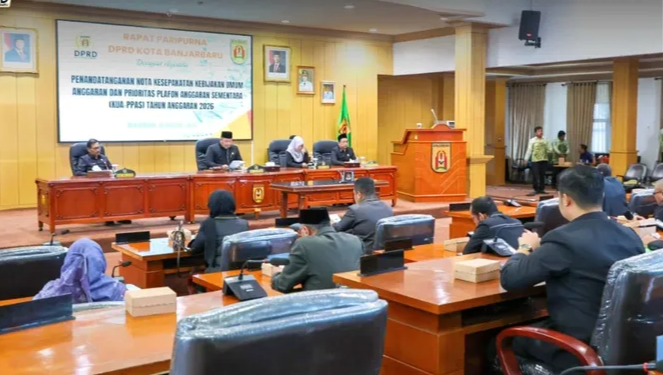IMG_20251008_220409 DPRD Banjarbaru Tandatangani Nota Kesepakatan KUA/PPAS TA 2026
