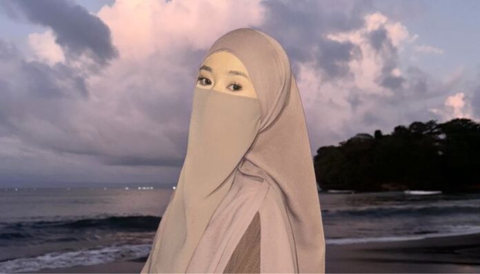 Profil Tinandrose, Kreator Spiritual yang Menikah dengan Fiki Naki