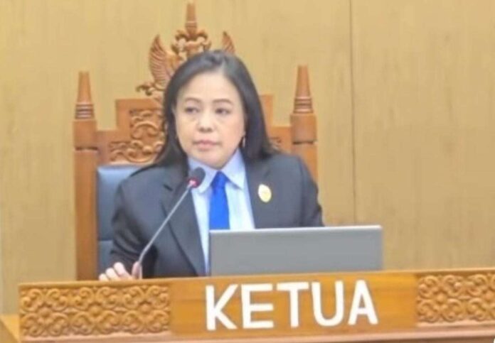 Profil Rospita Vici Paulyn, Komisioner KIP yang Tegas