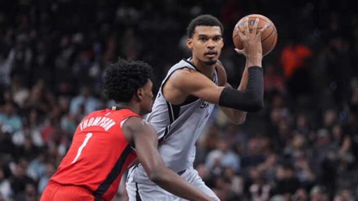 Spurs Tundukkan Rockets 121-110 di Laga Pembuka Piala NBA