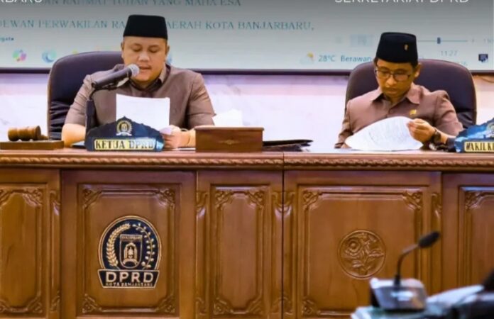 dprd tIGA OKE Delapan Frkasi