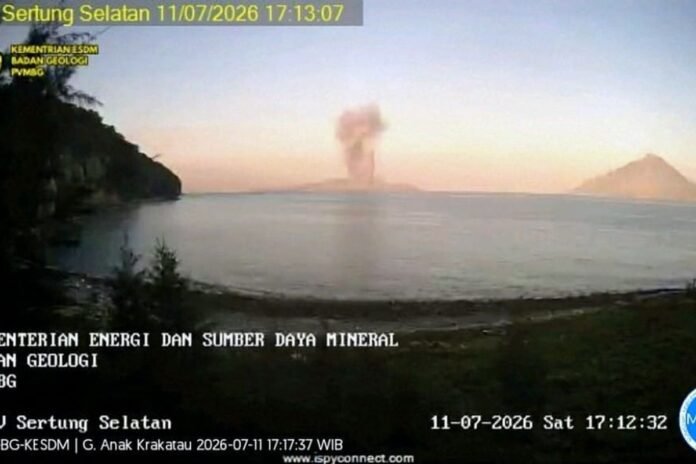 Erupsi Gunung Anak Krakatau Tidak Otomatis Picu Tsunami